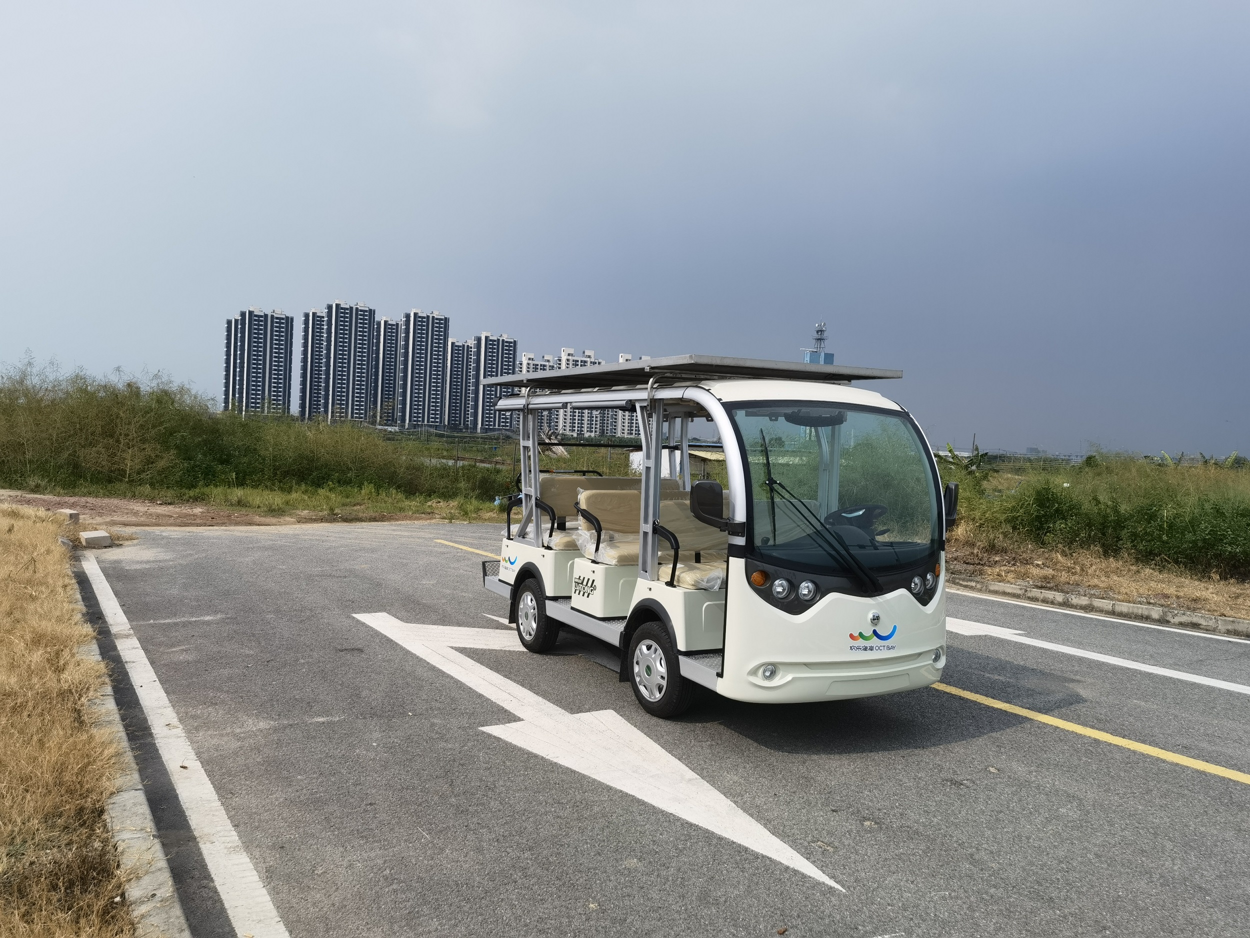  11座太陽能觀光車